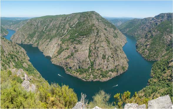 Paisaje de la Ribeira Sacra en el interior de Galicia